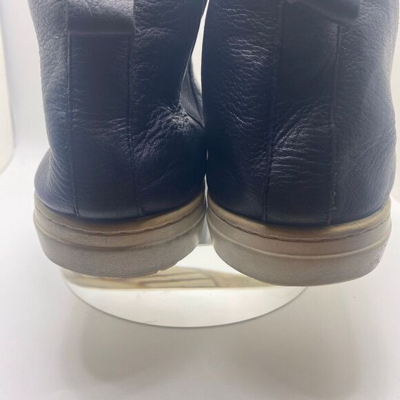 J/SLIDES Black LeatherSneakers Booties
Size 8.5 - Picture 6 of 8